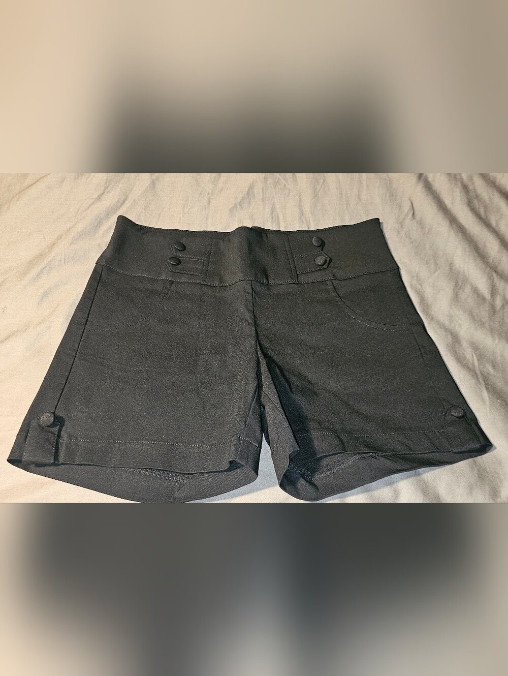 one 5 one Black Shorts Petite 6P